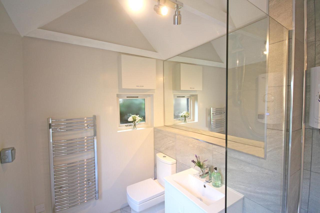 Yealm Cabin Self Catering Log Cabin In Devon With Hot Tub プリマス エクステリア 写真